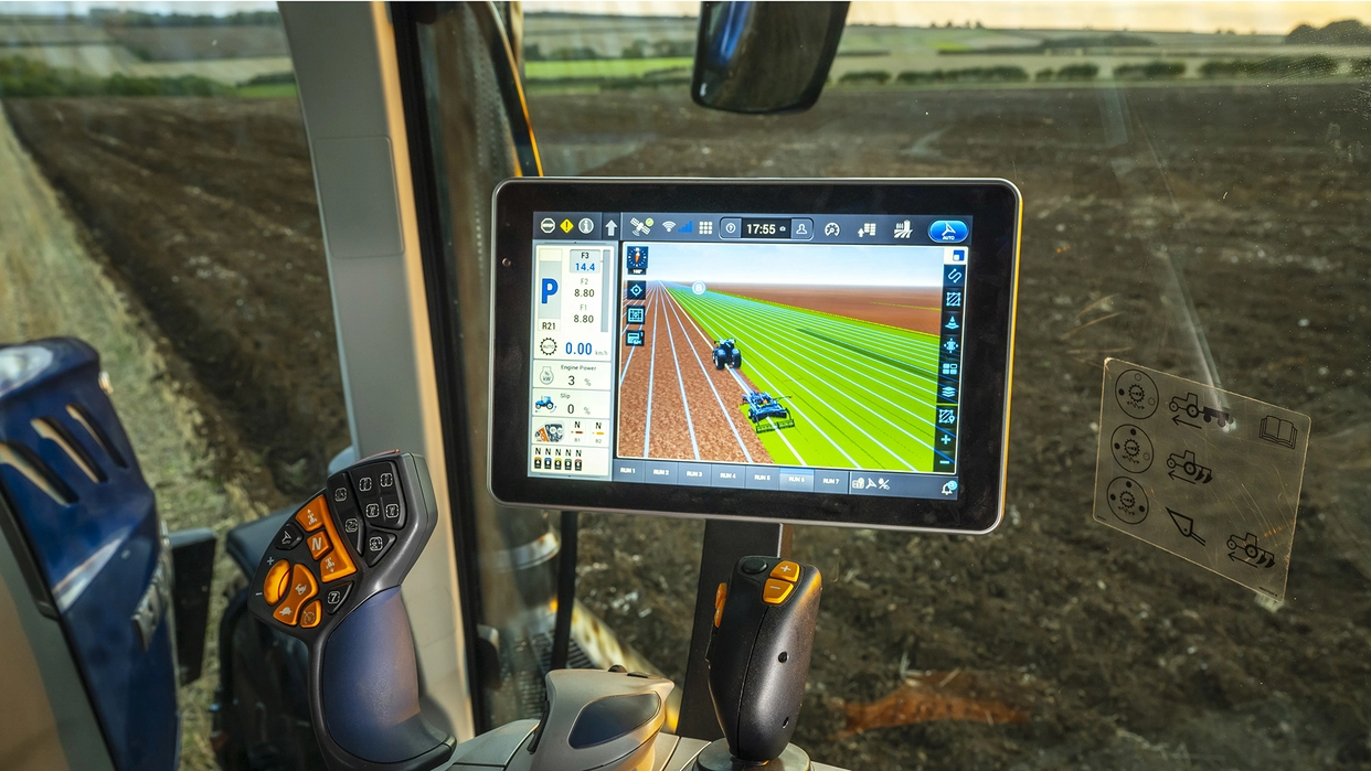 807df76-0b41131-new-holland-guidance-and-machine-automation--2.webp