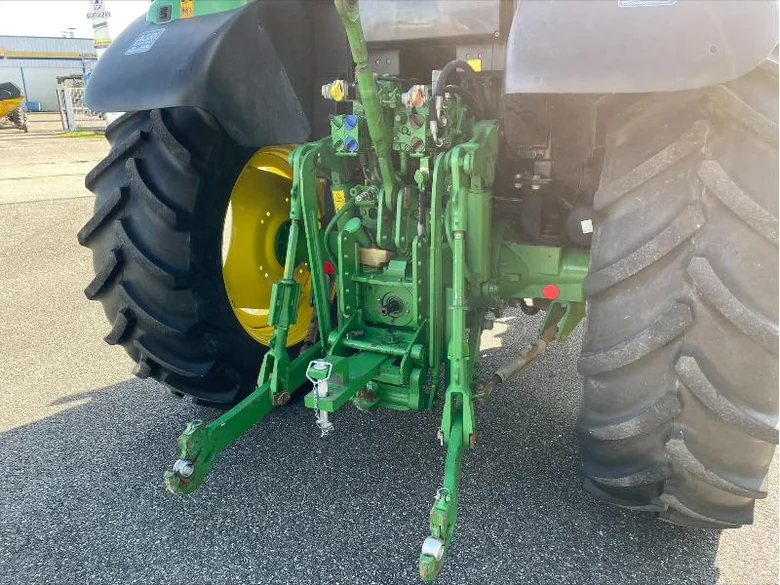 Tracteur JOHN-DEERE 6110