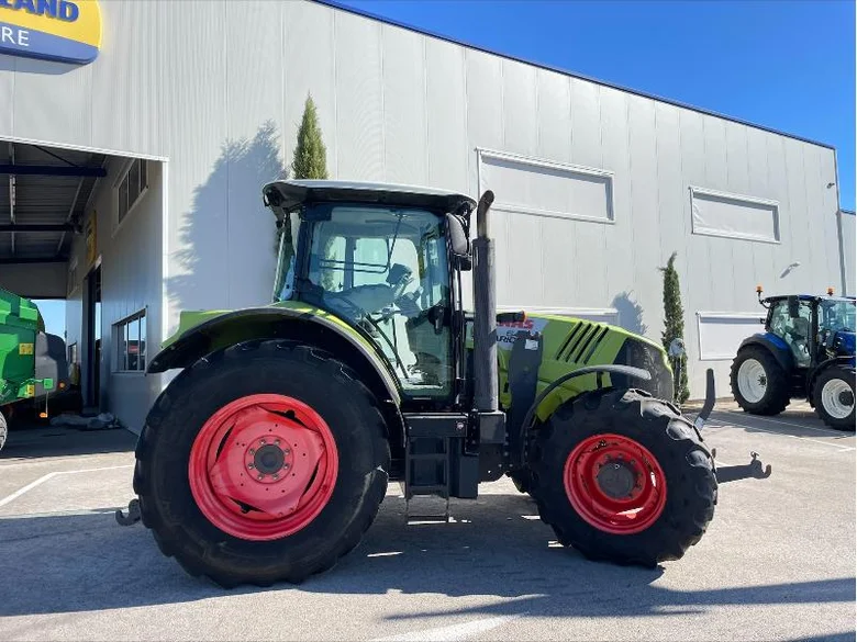 Tracteur CLAAS ARION 640