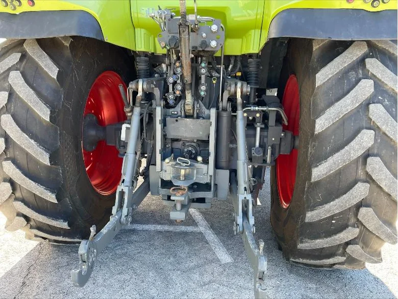 Tracteur CLAAS ARION 640