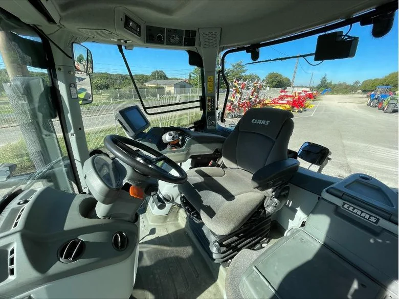 Tracteur CLAAS ARION 640